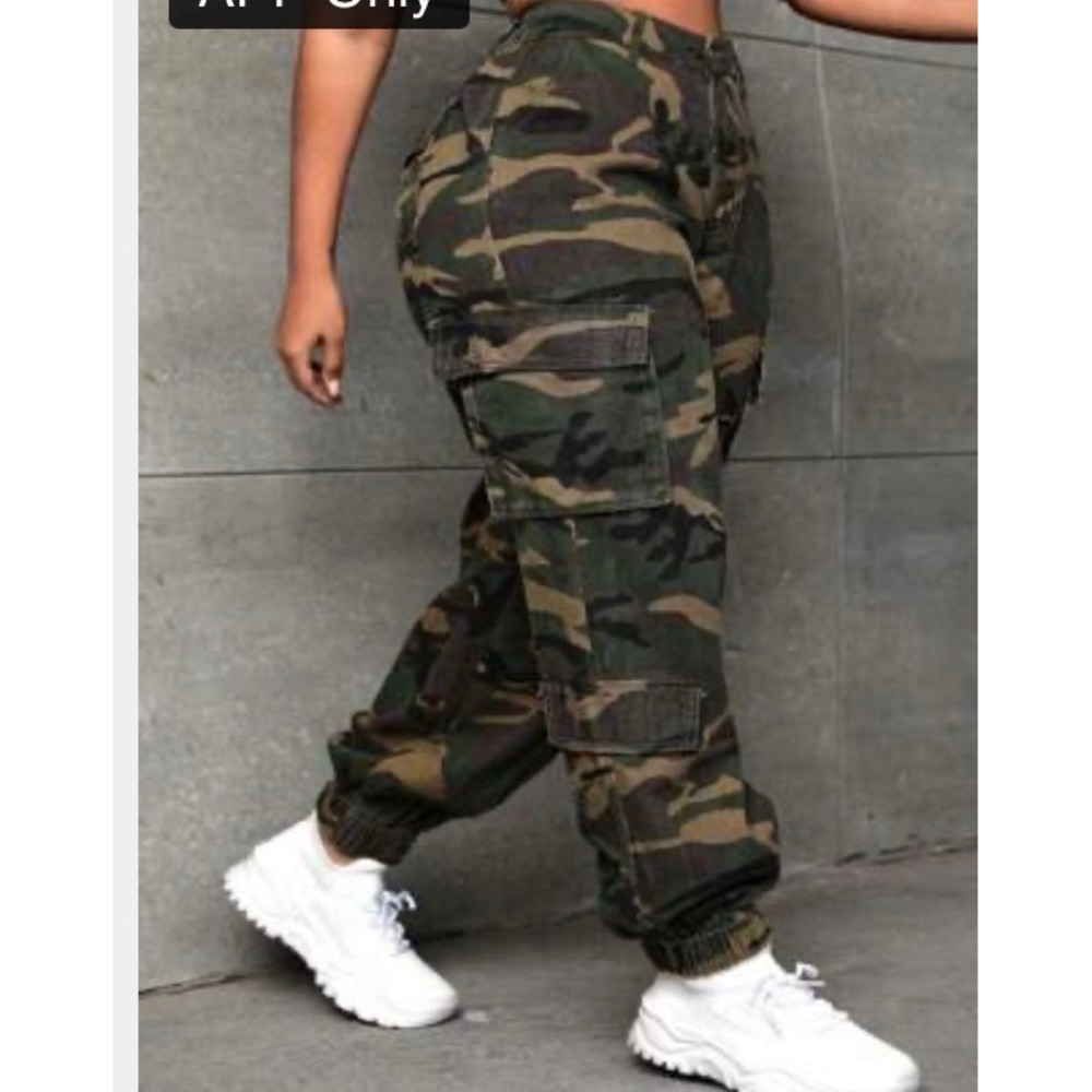SHEIN Curve Womens 3XL Camo Cargo Jogger Pants